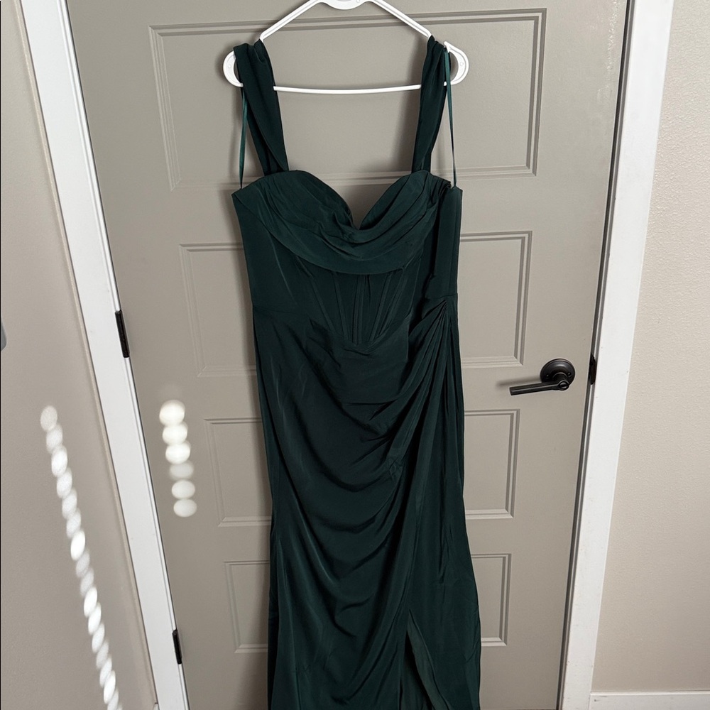 Elegant Green Evening Dress